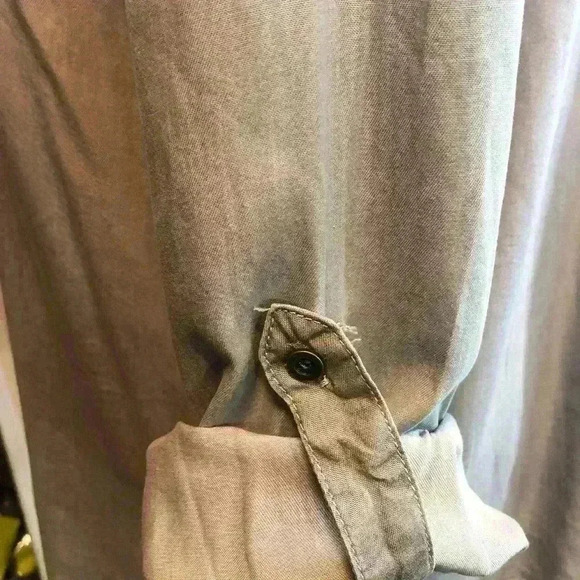 Jane + Delancy Light Gray Button up Collared Long Sleeve Top Size Medium NWT - Picture 8 of 11